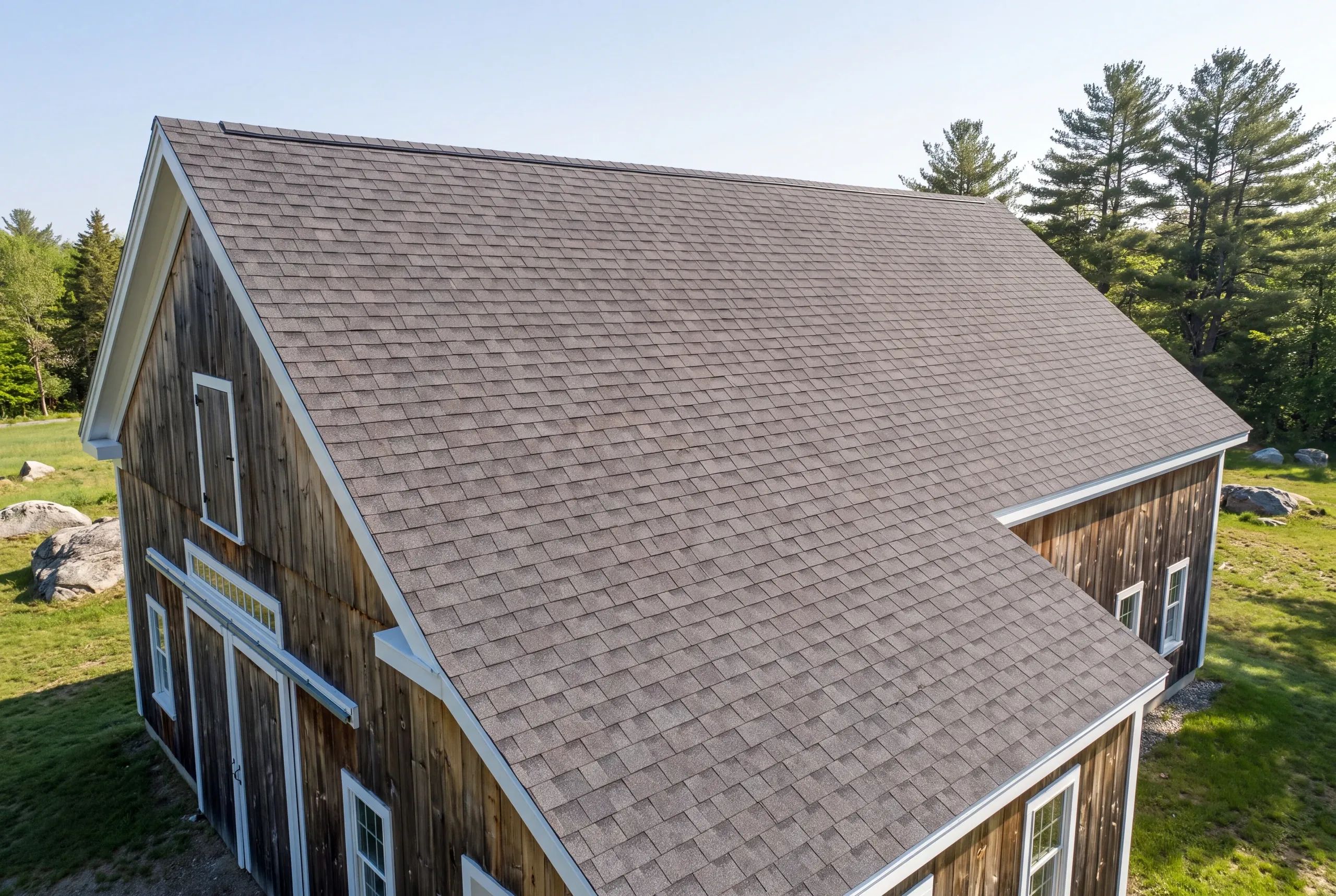 Metal panel roof going on a Fairfield barn