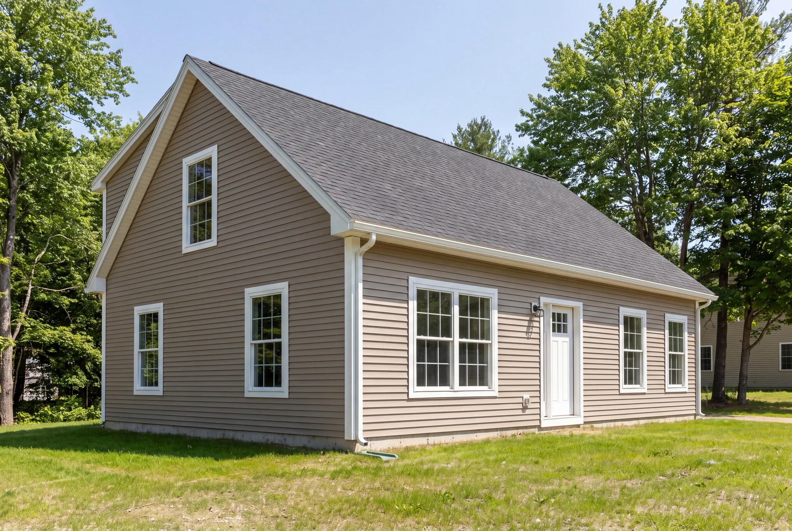 Finished siding on a Gardiner Common district home